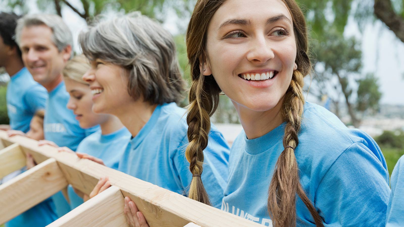 Visa volunteers working at a build site.
